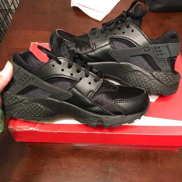 Nike Shoes - Nike huarache